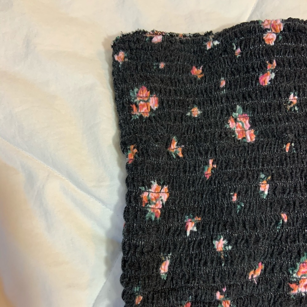 ✨3/$30✨ Ditsy Floral Tube Top